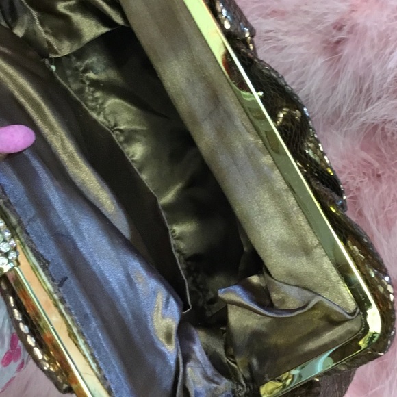 Metallic gathered clutch - Picture 6 of 6